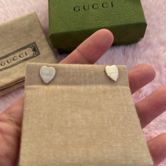 Gucci Heart earrings. Worn only a few times in its original packaging. - Picture 2 of 3